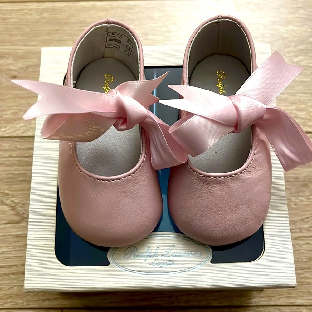 RALPH LAUREN layette soft pink lambskin crib shoes with ribbon